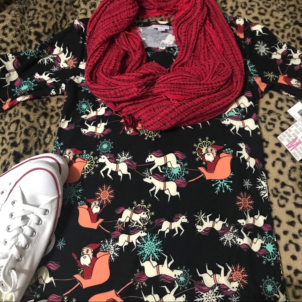 Lularoe Gigi shirt
